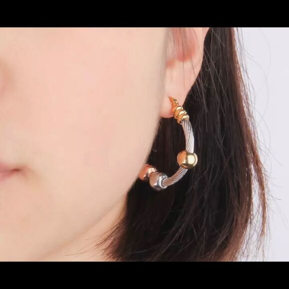 BIG HOOP EARRINGS WITH 3 BEADS - Picture 5 of 6